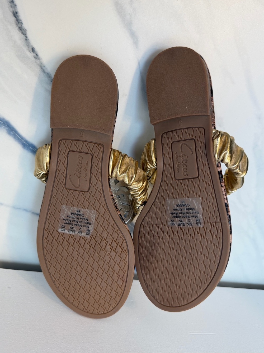 Sam Edelman Gold Metallic Medallion Thong Sandals - Picture 3 of 4